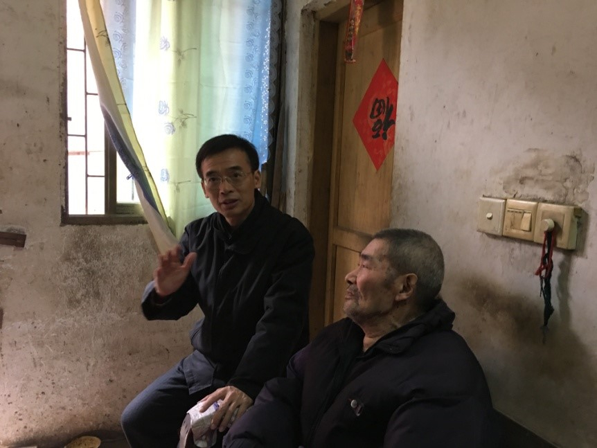 ▲与朱兰修老人口述访谈中