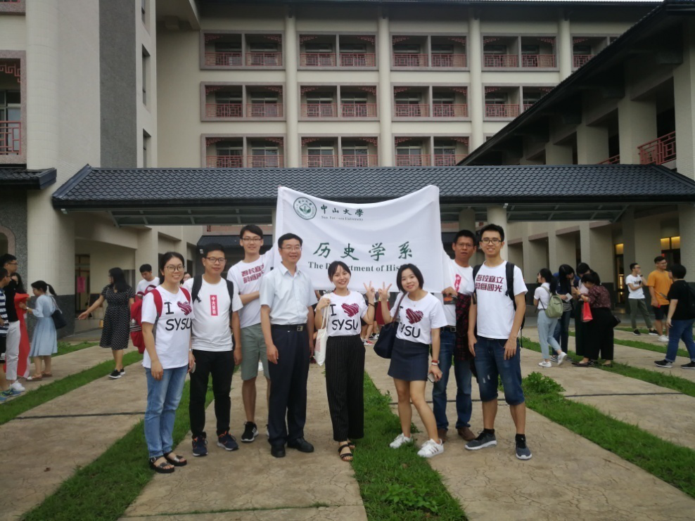 ▲304am永利师生合影2