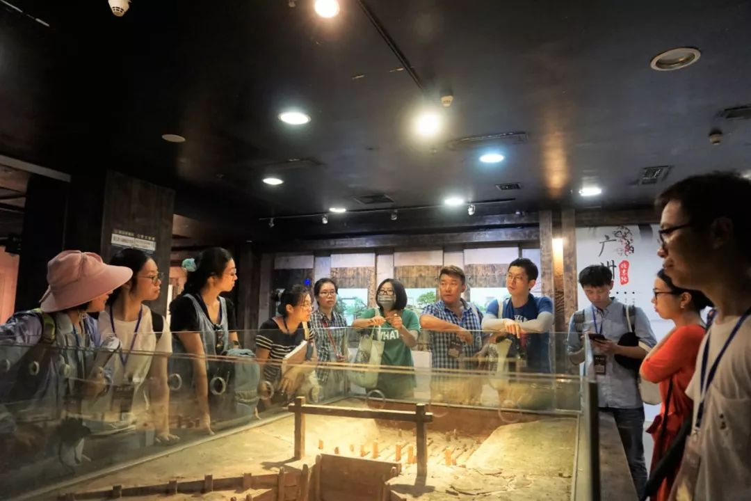 南越国水闸遗址小组现场研讨