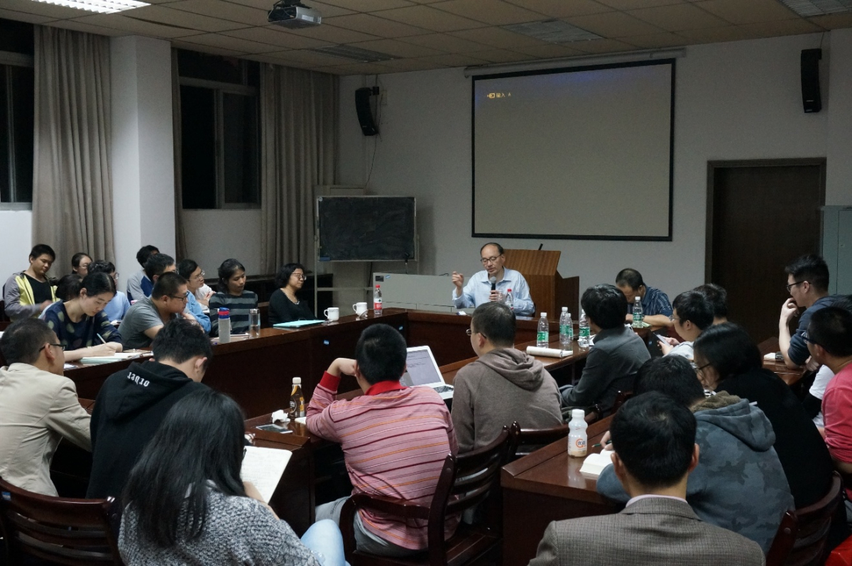 图六：李剑鸣教授与观众面对面交流