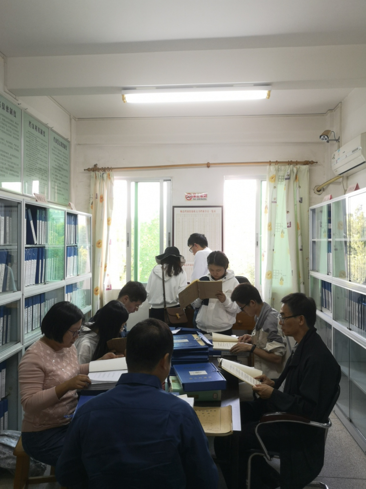 在梅县区档案馆查阅档案