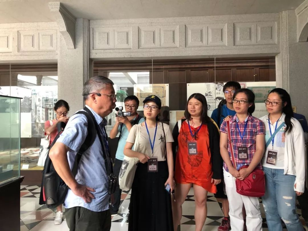 宋钻友教授在香山商业文化博物馆现场教学