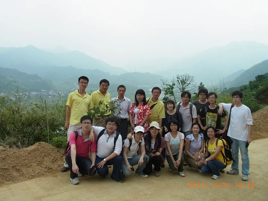 第一批参与南岭田野的学生