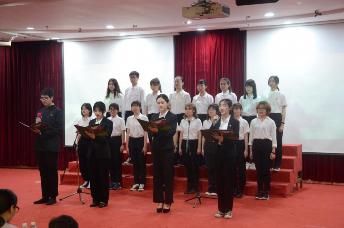 第二期青马班朗诵《我的祖国》