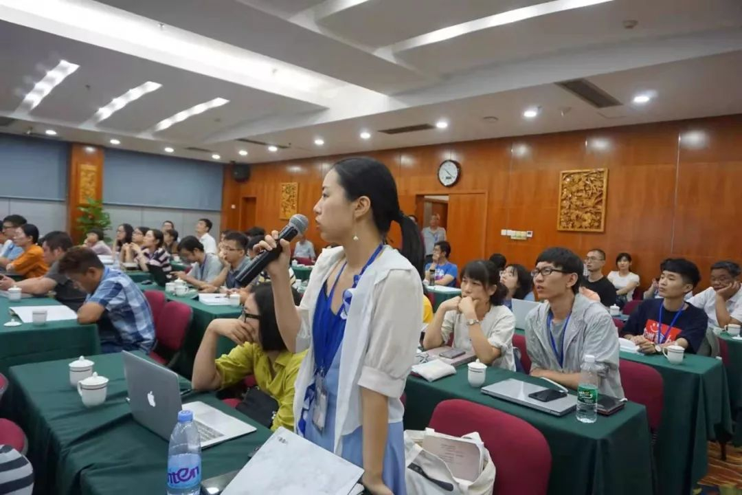 紧张热烈的阶段报告和综合讨论