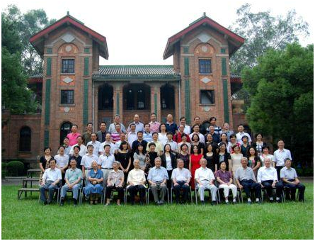 相识三十周年合影