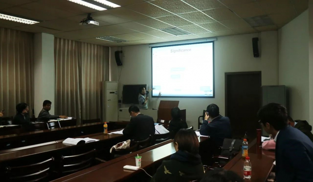 分会场进行主题小组报告