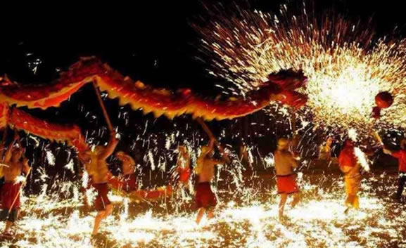 舞火龙