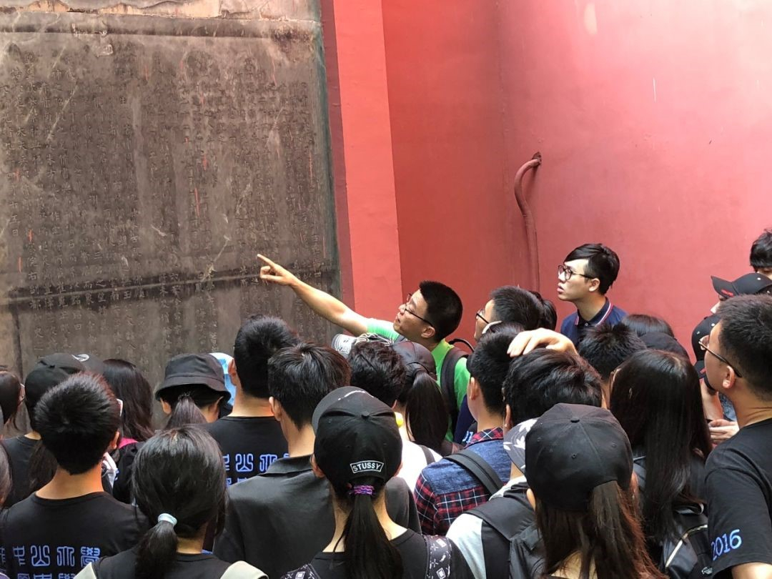 谢湜老师讲解碑刻