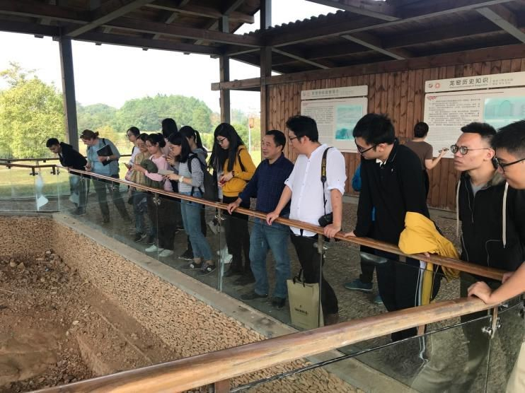 参观吉州窑本觉寺龙窑遗迹