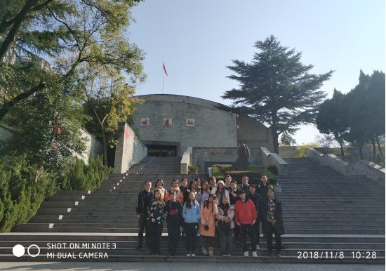 在西安半坡博物馆合照