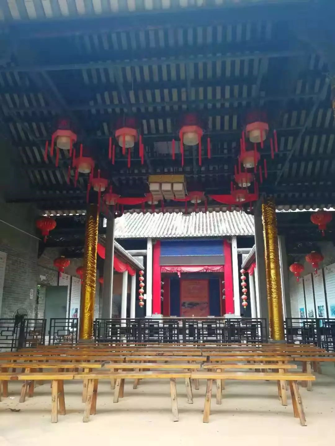 非物质文化遗产馆内的戏台