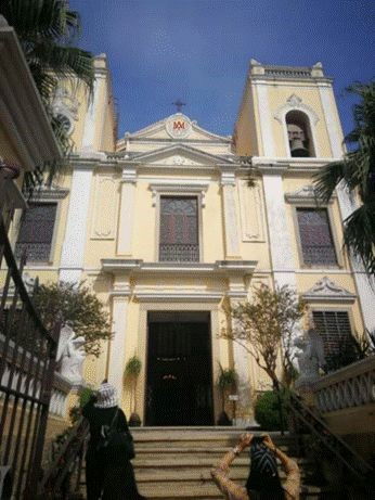 图7 圣老楞佐教堂